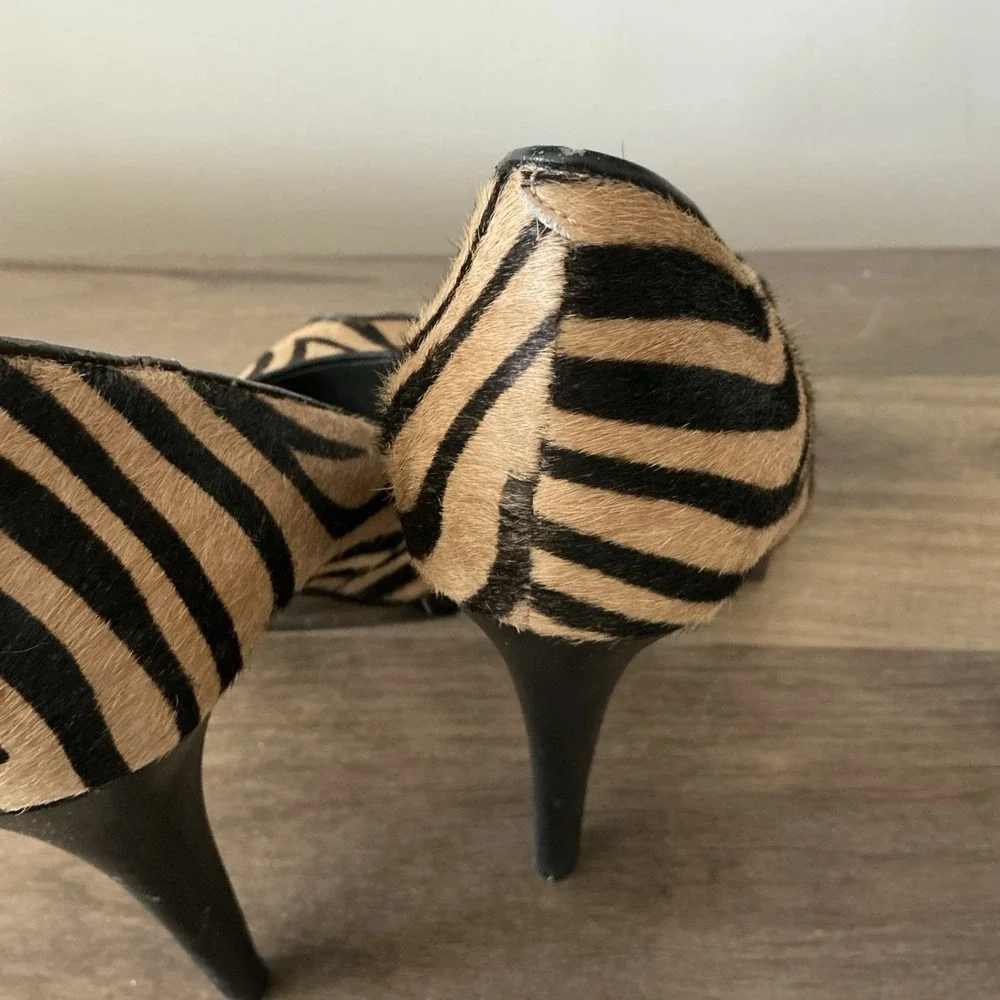 Bcbgeneration Faux Fur Tiger Stripe‎  Peep toe Heels Sz 7